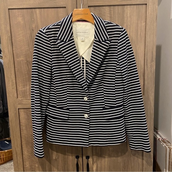 Banana Republic Size 6 Blazer Stretch Black White Striped Nautical 2 butt… - Picture 1 of 10